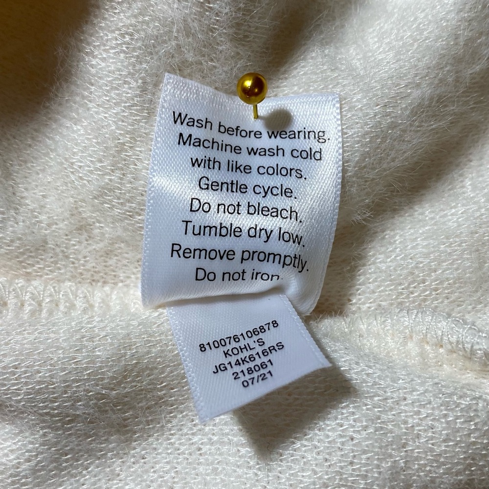 NWT So Women’s Button Front Cropped Cardigan Size Small Ivory - Picture 8 of 8